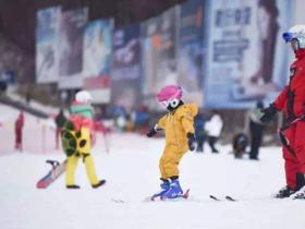 北京東城點(diǎn)燃校園冰雪運(yùn)動“火種”