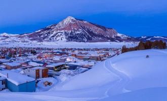 冰天雪地孕育金山銀山