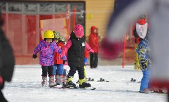 冰雪運動進(jìn)校園培育溫州冰雪苗子