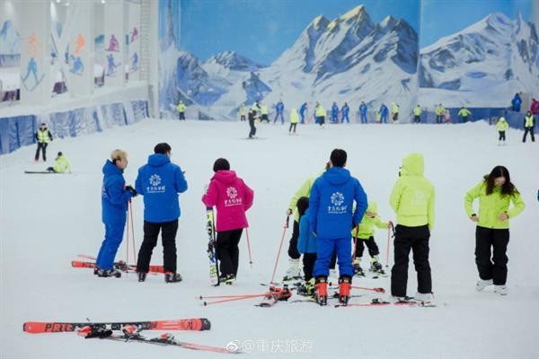 南最大室內(nèi)滑雪館——重慶際華園滑雪館盛大開業(yè)5