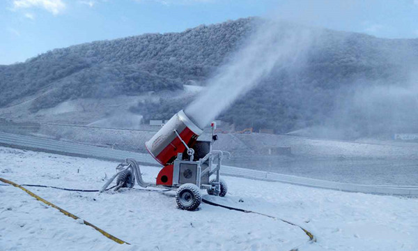 室外造雪機(jī)