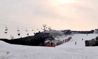 山西運(yùn)城平陸風(fēng)口滑雪場