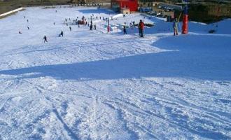 山西大同臥龍山滑雪場