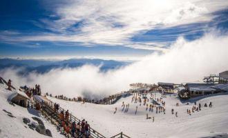 云南麗江玉龍雪山滑雪場