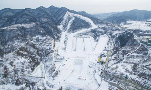 銅川照金國(guó)際滑雪場(chǎng)