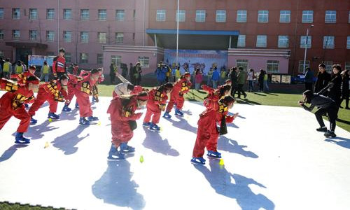 冰雪運(yùn)動(dòng)進(jìn)校園