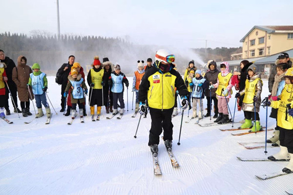  破瓶頸 解難題 遼寧冰雪進(jìn)校園顯成效 2