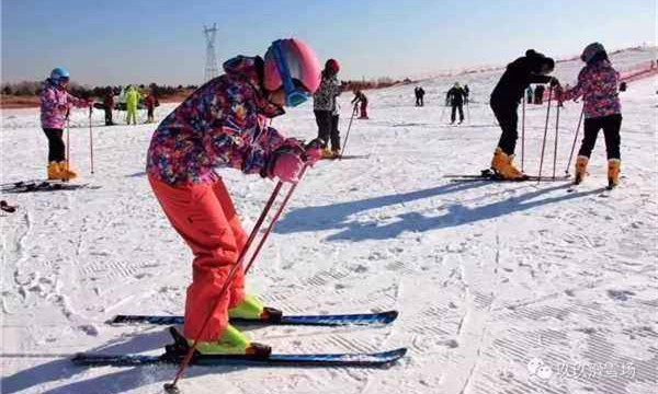 西寧觸發(fā)冰雪經(jīng)濟新引擎 將舉辦歷時46天冰雪文化旅游節(jié)