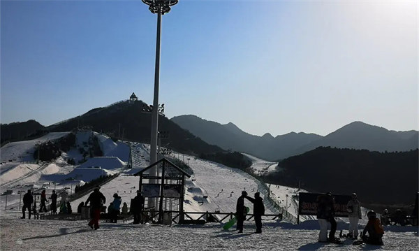 滑雪場建設