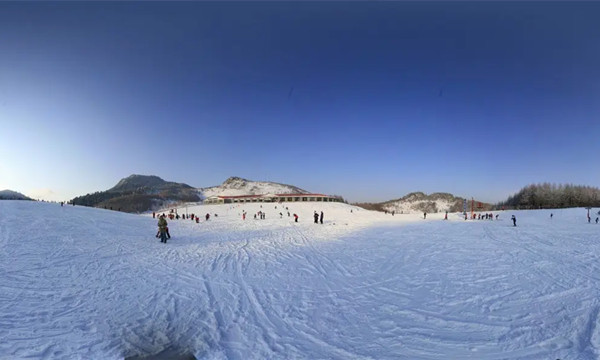 建一個滑雪場的成本